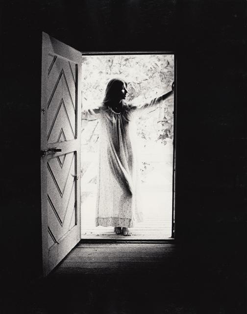 Immagine Allegata: Woman-In-Doorway-14x11.jpg